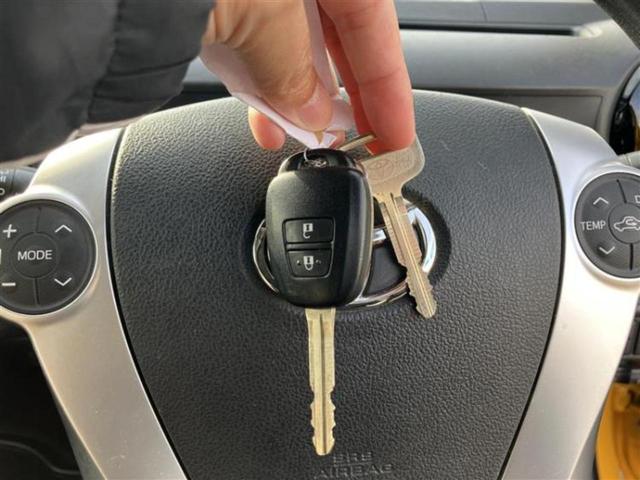 アクア Ｓ　新品タイヤ／純正　ＳＤナビ／トヨタセーフティセンス／車線逸脱防止支援システム／ヘッドランプ　ＬＥＤ／Ｂｌｕｅｔｏｏｔｈ接続／ＥＴＣ／ＥＢＤ付ＡＢＳ／横滑り防止装置／アイドリングストップ　バックカメラ（18枚目）