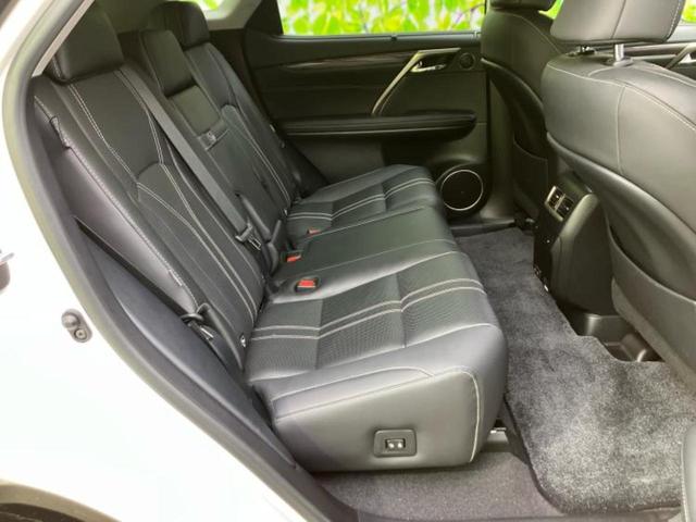 RX 4WD RX300バージョンL 新品タイヤ/サンルーフ/保証書/純正 12.3インチ メモリーナビ/プリクラッシュセーフティ/シートヒーター 全席/パノラミックビューモニター/車線逸脱防止支援システム/シート フルレザー 革シート(6枚目)