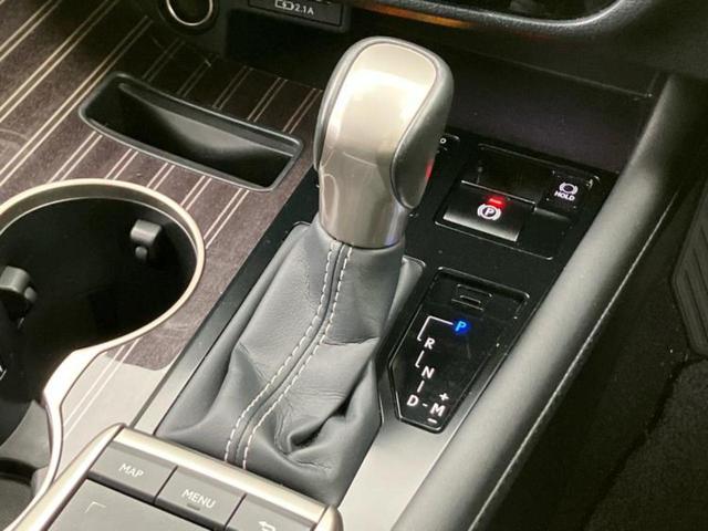 RX 4WD RX300バージョンL 新品タイヤ/サンルーフ/保証書/純正 12.3インチ メモリーナビ/プリクラッシュセーフティ/シートヒーター 全席/パノラミックビューモニター/車線逸脱防止支援システム/シート フルレザー 革シート(18枚目)