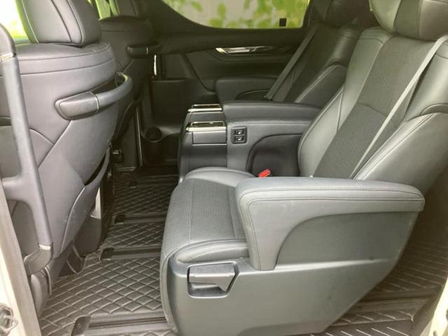 アルファード Ｓ　Ｃパッケージ　サンルーフ／保証書／ディスプレイオーディオ＋ナビ９インチ／デジタルインナーミラー／トヨタセーフティセンス／両側電動スライドドア／エアーシート　前席／車線逸脱防止支援システム／シート　合皮　バックカメラ（8枚目）