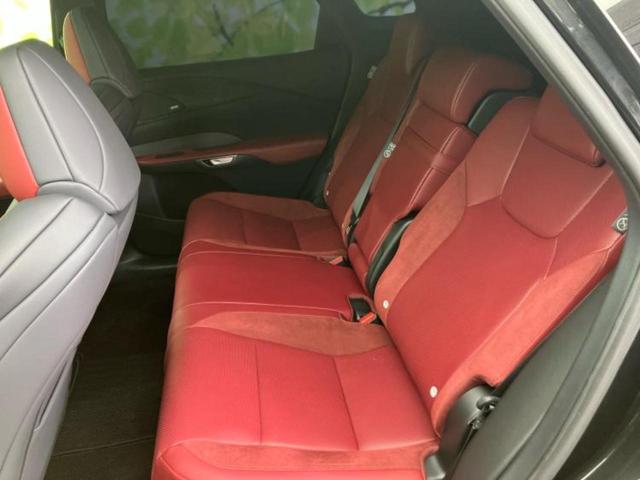 RX 4WD RX500h Fスポーツパフォーマンス サンルーフ/マークレビンソン/保証書/ディスプレイオーディオ+ナビ14インチ/デジタルインナーミラー/衝突安全装置/エアーシート 前席/パノラミックビューモニター/車線逸脱防止支援システム 革シート(8枚目)