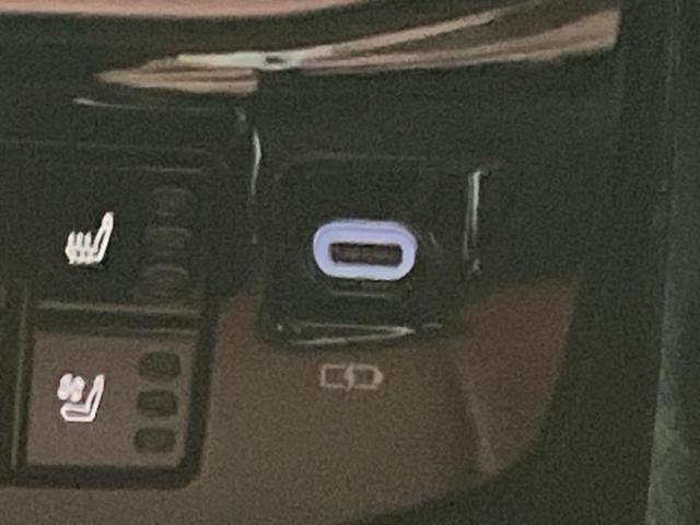 RX 4WD RX500h Fスポーツパフォーマンス サンルーフ/マークレビンソン/保証書/ディスプレイオーディオ+ナビ14インチ/デジタルインナーミラー/衝突安全装置/エアーシート 前席/パノラミックビューモニター/車線逸脱防止支援システム 革シート(25枚目)