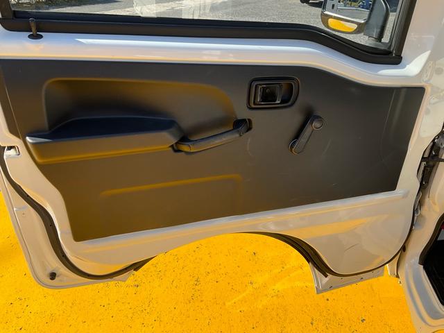 また１５年経過、走行１５万キロ以内、１５万円以上のお車にはオートマ、エンジンの主要部分に１年保証