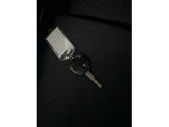 �����ʥ����쥹����������Ȥ��줷�������Ǥ������ɥ����å��γ��Ĥ�ܥ����Ĥǡ��������⤳�줬����гڡ������������Ǥ��� 4