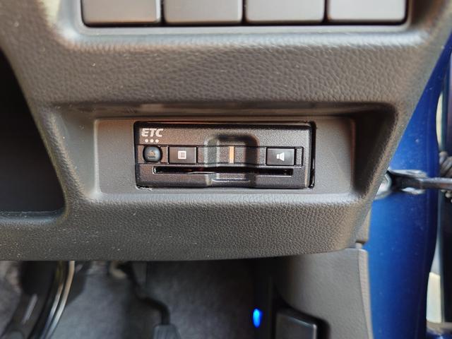 ワゴンＲカスタムＺ ハイブリッドＺＴ　ハイブリッドＺＴ（４名）　デュアルカメラブレーキサポート　マイルドハイブリッド　純正８インチナビゲーション　全方位モニター　ＥＴＣ　禁煙車　ターボ　ＬＥＤヘッドライト　純正１５インチアルミホイール（6枚目）