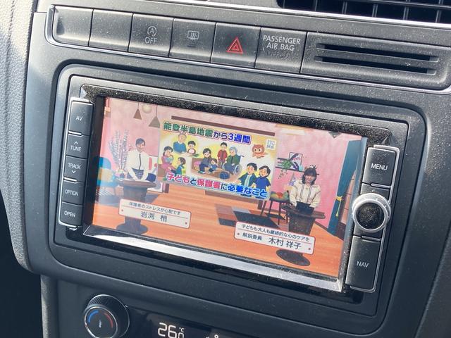 ポロ 　ナビ　フルセグＴＶ　前後ドライブレコーダー　ＣＤ／ＤＶＤ再生可　バックカメラ　オートライト　電動格納ミラー　修復歴なし　ステアリングスイッチ　ＥＴＣ　オートエアコン　純正１５インチアルミホイール（16枚目）