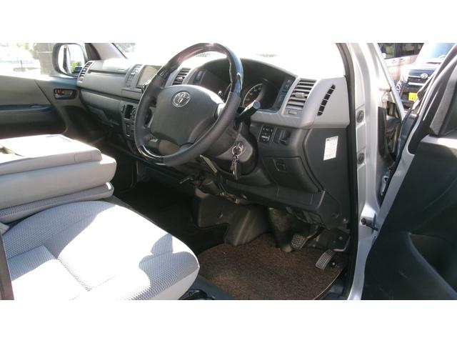 ハイエースバン リンエイキャンピングカー12Vクーラ―FFヒーター走行充電 リンエイキャンピングカー12Vクーラ―FFヒーター走行充電ローラーパネル175Wリチュウムイオンサブバッテリー200A外部電源2段ベッドコンビハンドルローダウン16インチアルミ5ドア(14枚目)