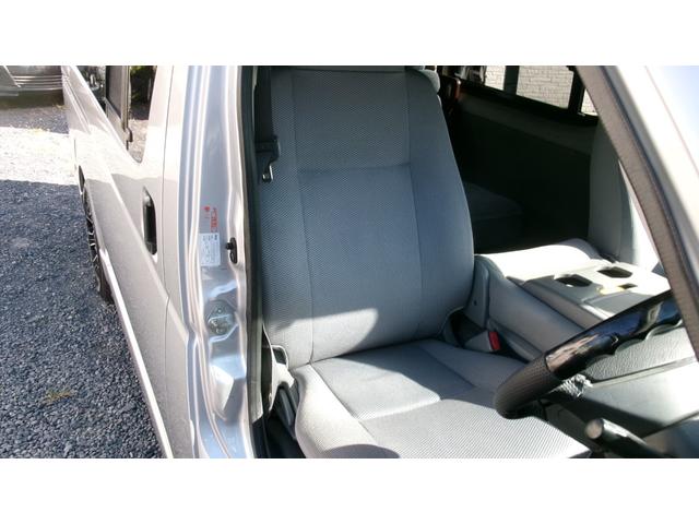 ハイエースバン リンエイキャンピングカー12Vクーラ―FFヒーター走行充電 リンエイキャンピングカー12Vクーラ―FFヒーター走行充電ローラーパネル175Wリチュウムイオンサブバッテリー200A外部電源2段ベッドコンビハンドルローダウン16インチアルミ5ドア(15枚目)