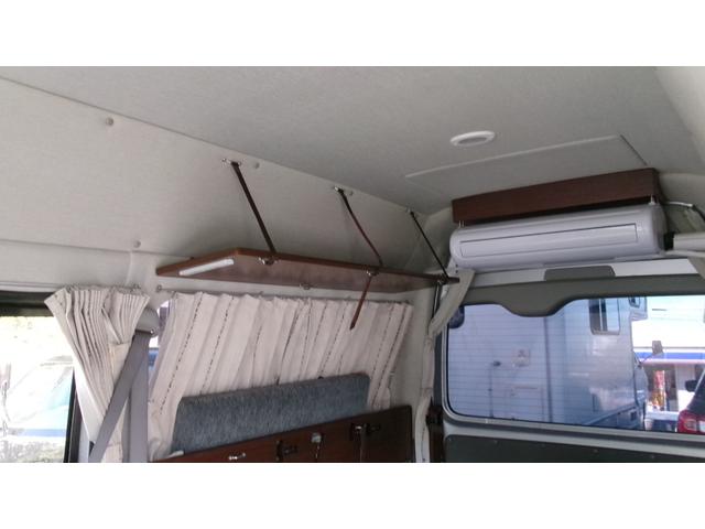 ハイエースバン リンエイキャンピングカー12Vクーラ―FFヒーター走行充電 リンエイキャンピングカー12Vクーラ―FFヒーター走行充電ローラーパネル175Wリチュウムイオンサブバッテリー200A外部電源2段ベッドコンビハンドルローダウン16インチアルミ5ドア(28枚目)