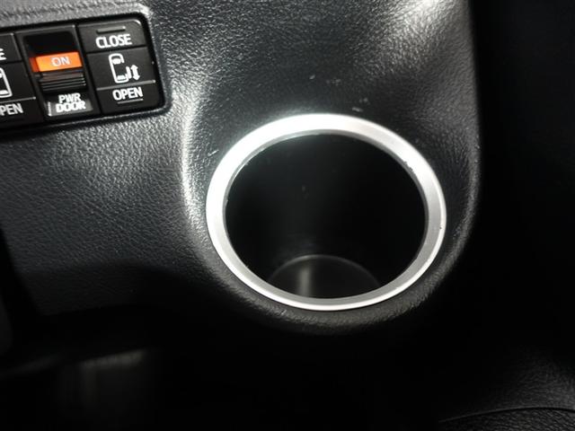 シエンタ ファンベースＧ　セーフティーエディションＩＩ　フルセグ　メモリーナビ　ＤＶＤ再生　ミュージックプレイヤー接続可　後席モニター　バックカメラ　衝突被害軽減システム　ＥＴＣ　ドラレコ　両側電動スライド　ＬＥＤヘッドランプ　ウオークスルー　ワンオーナー（28枚目）