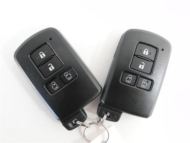 ヴォクシー ハイブリッドZS 煌 フルセグ メモリーナビ DVD再生 ミュージックプレイヤー接続可 バックカメラ 衝突被害軽減システム ETC ドラレコ 両側電動スライド LEDヘッドランプ 乗車定員7人 3列シート ワンオーナー(18枚目)