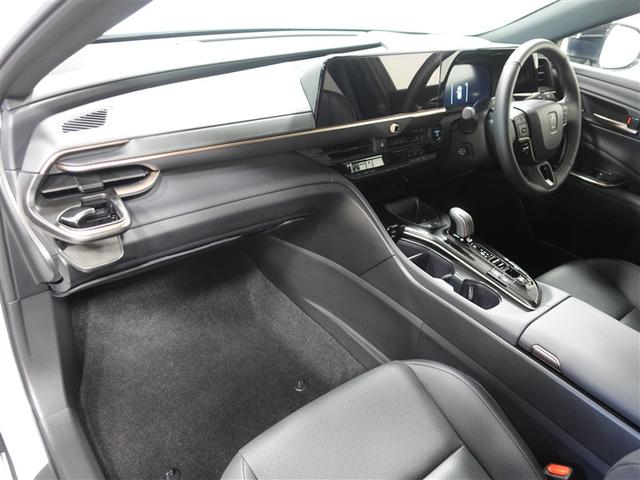 クラウンスポーツ Z 革シート サンルーフ 4WD フルセグ メモリーナビ ミュージックプレイヤー接続可 バックカメラ 衝突被害軽減システム ETC ドラレコ LEDヘッドランプ ワンオーナー フルエアロ 記録簿(9枚目)