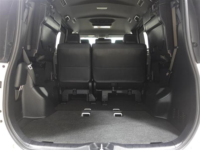 ノア Ｓｉ　ダブルバイビーＩＩＩ　４ＷＤ　フルセグ　メモリーナビ　ＤＶＤ再生　ミュージックプレイヤー接続可　後席モニター　バックカメラ　衝突被害軽減システム　ＥＴＣ　両側電動スライド　ＬＥＤヘッドランプ　ウオークスルー　乗車定員８人（22枚目）