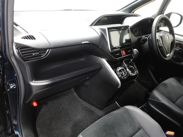 ヴォクシー ＺＳ　煌ＩＩＩ　フルセグ　メモリーナビ　ＤＶＤ再生　ミュージックプレイヤー接続可　バックカメラ　衝突被害軽減システム　ＥＴＣ　ドラレコ　両側電動スライド　ＬＥＤヘッドランプ　ウオークスルー　乗車定員７人　３列シート（10枚目）