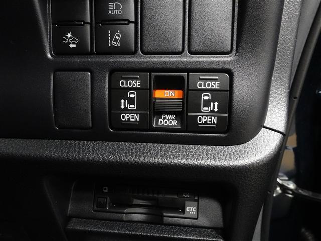 ヴォクシー ＺＳ　煌ＩＩＩ　フルセグ　メモリーナビ　ＤＶＤ再生　ミュージックプレイヤー接続可　バックカメラ　衝突被害軽減システム　ＥＴＣ　ドラレコ　両側電動スライド　ＬＥＤヘッドランプ　ウオークスルー　乗車定員７人　３列シート（16枚目）