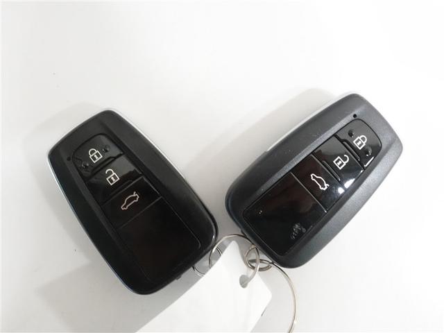 カムリ Gレザーパッケージ 革シート フルセグ メモリーナビ ミュージックプレイヤー接続可 バックカメラ 衝突被害軽減システム ETC ドラレコ LEDヘッドランプ ワンオーナー 記録簿(18枚目)