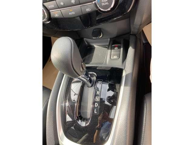 エクストレイル ２．０　２０Ｘｉ　ハイブリッド　エクストリーマーＸ　４ＷＤ（8枚目）