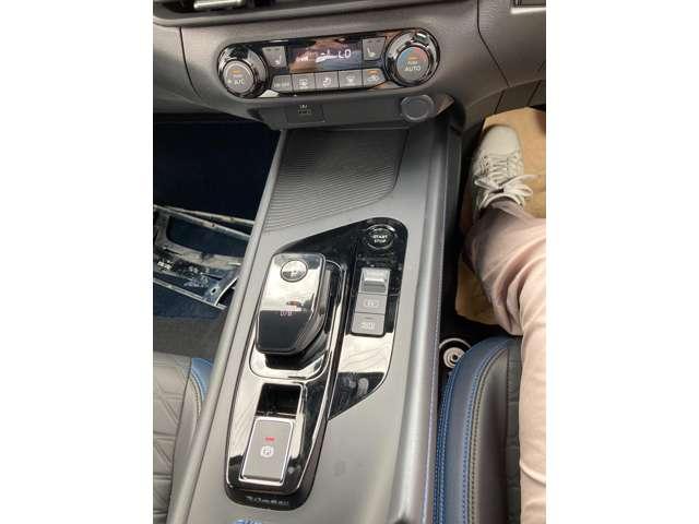 ノート １．２　ＡＵＴＥＣＨ　ＦＯＵＲ　４ＷＤ　純正ナビ　前後ドラレコ　ＥＴＣ　モーター４ＷＤ（8枚目）