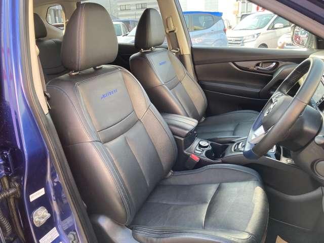 エクストレイル ２．０　ＡＵＴＥＣＨ　ｉパッケージ　２列車　４ＷＤ　純正ナビ　運転席パワーシート（14枚目）