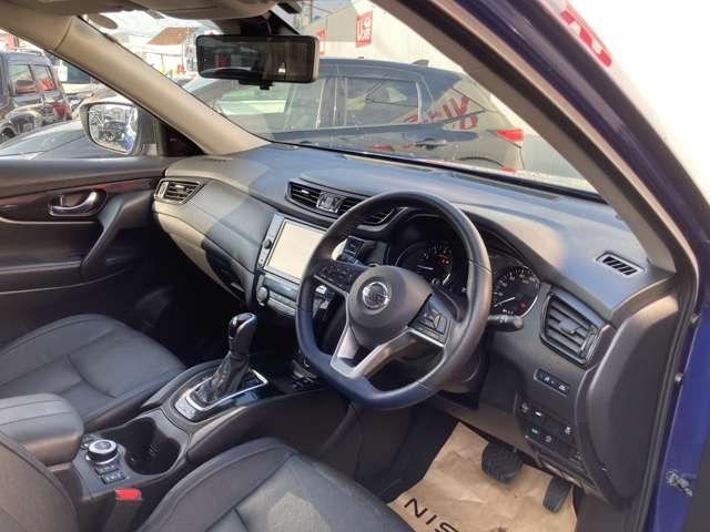 エクストレイル ２．０　ＡＵＴＥＣＨ　ｉパッケージ　２列車　４ＷＤ　純正ナビ　運転席パワーシート（15枚目）