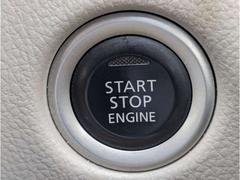 プッシュ式のエンジンスタートボタンになります。 6