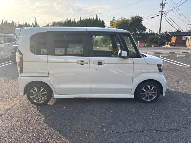 Ｎ－ＢＯＸカスタム Ｌ　社外ナビ・ＴＶ／バックカメラ／スマートキー／オートライト／ＬＥＤヘッドライト／シートヒーター／ＥＴＣ／左側パワースライドドア／安全装備付き（4枚目）