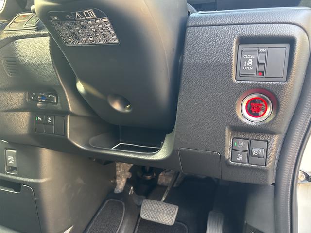 Ｎ－ＢＯＸカスタム Ｌ　社外ナビ・ＴＶ／バックカメラ／スマートキー／オートライト／ＬＥＤヘッドライト／シートヒーター／ＥＴＣ／左側パワースライドドア／安全装備付き（17枚目）