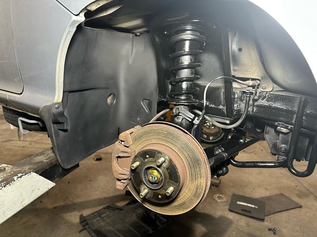 ��������̓V���[�V����ł��B�܂��̓t�����g�u���[�L����B�p�b�h�̎c�ʁA���[�^�[�̏�ԂȂǓ_�����Ă����܂��B