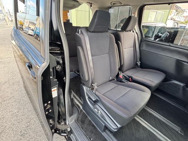 ヴォクシー Ｘ　７人乗り／アルパイン１０インチナビ／バックカメラ／Ｂｌｕｅｔｏｏｔｈ／アルパインフリップダウンモニター／片側パワースライドドア／スマートスペアキー／ＬＥＤヘッドライト（12枚目）