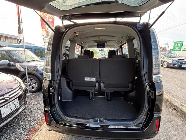 ヴォクシー Ｘ　７人乗り／アルパイン１０インチナビ／バックカメラ／Ｂｌｕｅｔｏｏｔｈ／アルパインフリップダウンモニター／片側パワースライドドア／スマートスペアキー／ＬＥＤヘッドライト（18枚目）