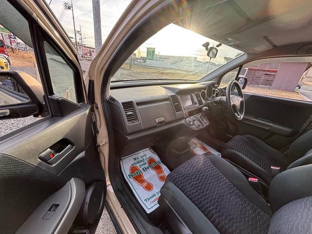 クロスロード １８Ｌ　Ｘパッケージ　サンドベージュ色替全塗装済／７人乗／純正ナビ／バックカメラ／キーレス／ＥＴＣ（19枚目）