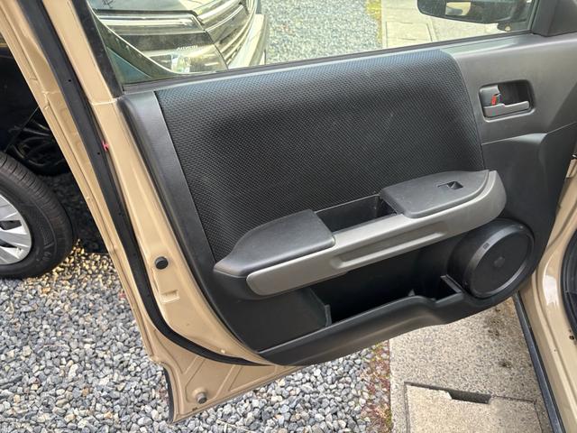 クロスロード １８Ｌ　Ｘパッケージ　サンドベージュ色替全塗装済／７人乗／純正ナビ／バックカメラ／キーレス／ＥＴＣ（41枚目）