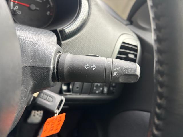 マーチ １２ＳＲ　５ＭＴ／社外ＣＤオーディオ／ユーザー買取車／オーテックタワーバー／ＥＴＣ（18枚目）