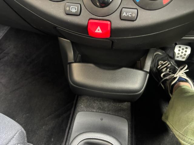マーチ １２ＳＲ　５ＭＴ／社外ＣＤオーディオ／ユーザー買取車／オーテックタワーバー／ＥＴＣ（21枚目）