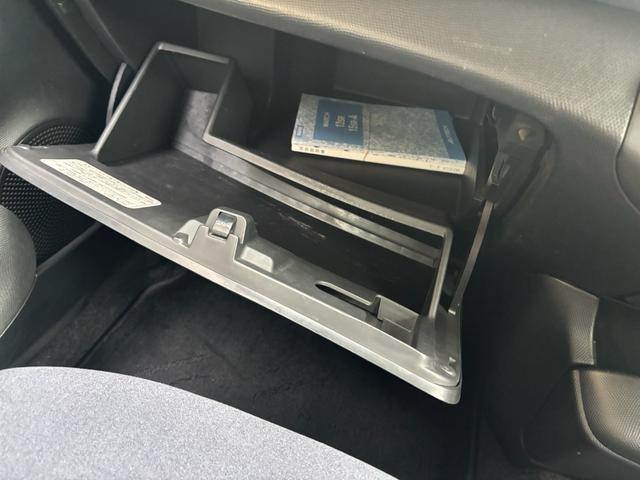 マーチ １２ＳＲ　５ＭＴ／社外ＣＤオーディオ／ユーザー買取車／オーテックタワーバー／ＥＴＣ（24枚目）