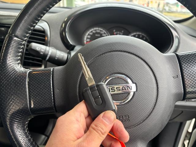 マーチ １２ＳＲ　５ＭＴ／社外ＣＤオーディオ／ユーザー買取車／オーテックタワーバー／ＥＴＣ（30枚目）