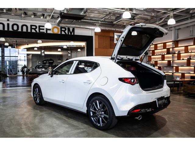 ＭＡＺＤＡ３ファストバック ２０Ｓプロアクティブ　ツーリングセレクション　登録済未使用車　ＢＯＳＥサウンドシステム　バーガンディレザーＰ　３６０°ビューモニター　シートヒーター　ステアリングヒーター　パワーシート　クルーズコントロール　純正１８インチアルミ　ワイヤレス充電（60枚目）