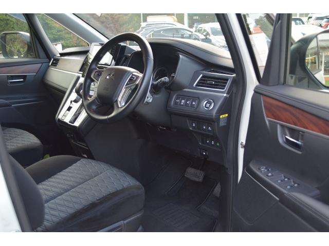 デリカD:5 G パワーパッケージ JAOAフロントグリル(3連LED)/ルーフラック(アルミ製150kg耐荷)/リアラダー/マッドフラップ(サンドベージュ)/8人乗り/アラウンドビューモニター/ドライブレコーダー/パワーバックドア(15枚目)