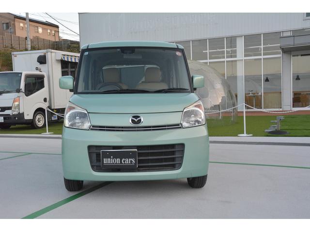 ヘッドライトも磨き済で、視界もクリア。ディスチャージヘッドライトで夜間でも明るさを保ちます。