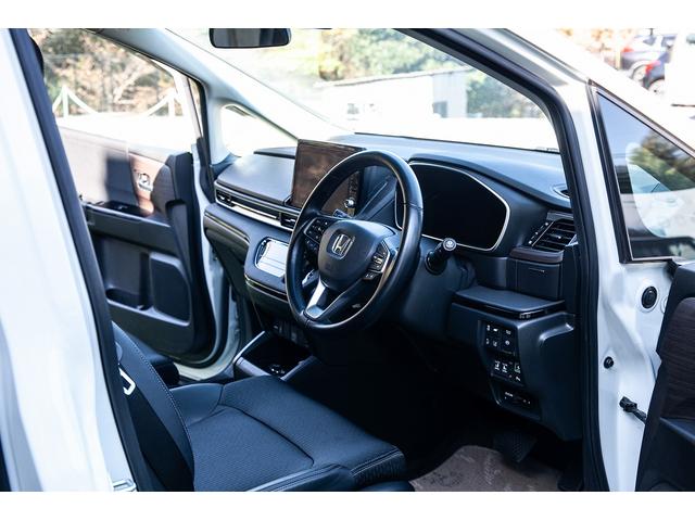 本革巻きのステアリング！