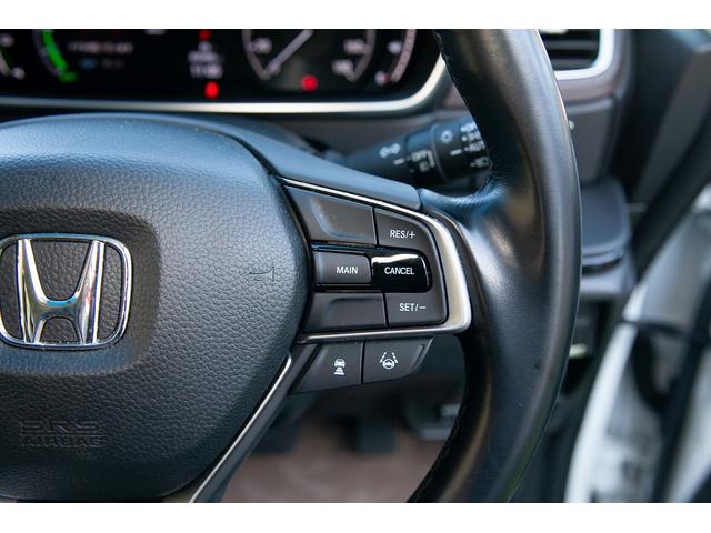 クルーズコントロールが高速道路での疲労軽減に貢献します。