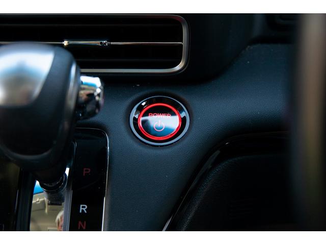 エンジンの始動もプッシュスタートでラクラク♪