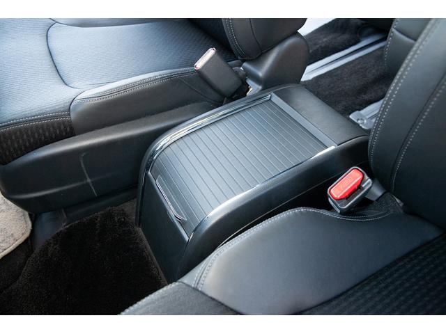 運転席周りは清潔に保たれ、上質な雰囲気を演出しています。