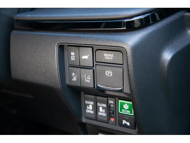 スイッチ類は丁寧に扱われており、快適な使用感を維持しています。