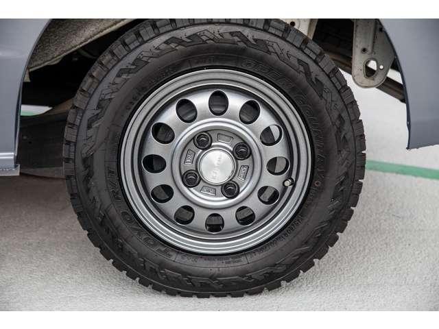 �y�V�i�P�C�t�B�l�X�c�P�Q�K�����^�u���b�N�z�C�[�������z�����ȂP�Q�z�[���f�U�C���Ɨ����������J���[���X�N�����o���̃{�f�B���C���Ƃ悭����݂܂��I