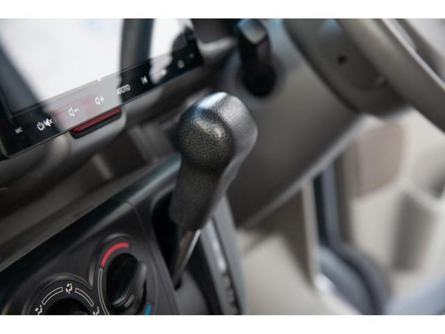 �~�b�V�����͂S�`�s�B�`�s�̕ϑ�����ɂ��A�ᑬ�`������ŃV���b�N�̏��Ȃ������������A���K�ȃh���C�u�������I�V�t�g���C�ꂪ���Ȃ��A��r�I�Y��ȏ�Ԃ�ۂ��Ă��܂��B