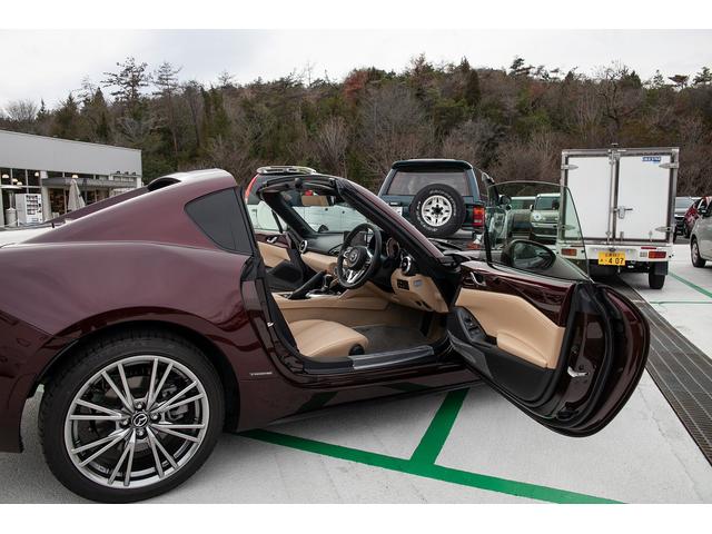 ロードスターＲＦ ３５周年記念車　６ＡＴ・特別仕様車・ＢＯＳＥ・純正フロアマット・ナッパ革Ｓ・シートヒーター・アダプティブＬＥＤヘッドランプ・スマートブレーキサポート・レーダークルーズコントロール・禁煙車・保証継承（6枚目）