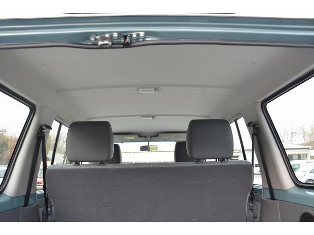 ランドクルーザー７０ バン　自社全塗装（新色）　ブラックインナーヘッドライト　新品ＭＴタイヤ＆新品アルミホイール　３０周年新品エンブレム　ＬＥＤヘッドランプ、ＬＥＤフォグランプ　ナビ　ＥＴＣ（23枚目）