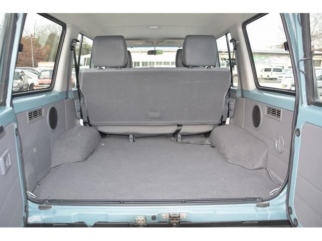 ランドクルーザー７０ バン　自社全塗装（新色）　ブラックインナーヘッドライト　新品ＭＴタイヤ＆新品アルミホイール　３０周年新品エンブレム　ＬＥＤヘッドランプ、ＬＥＤフォグランプ　ナビ　ＥＴＣ（24枚目）