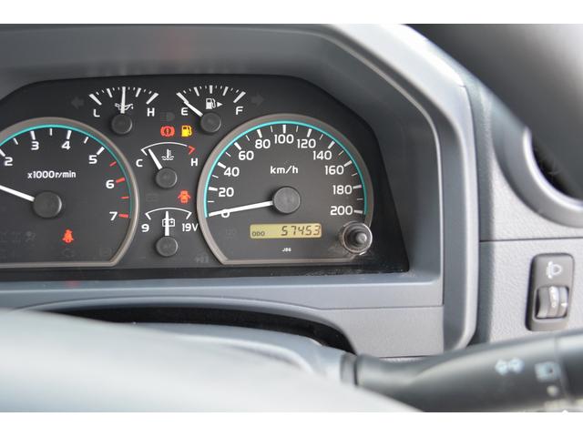 ランドクルーザー７０ バン　自社全塗装（新色）　ブラックインナーヘッドライト　新品ＭＴタイヤ＆新品アルミホイール　３０周年新品エンブレム　ＬＥＤヘッドランプ、ＬＥＤフォグランプ　ナビ　ＥＴＣ（26枚目）